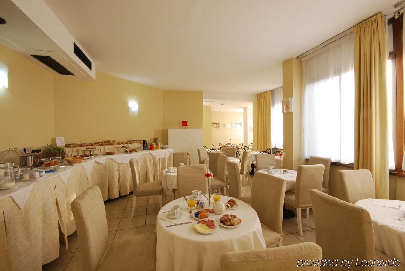 Hotel Bristol Pesaro Exterior foto