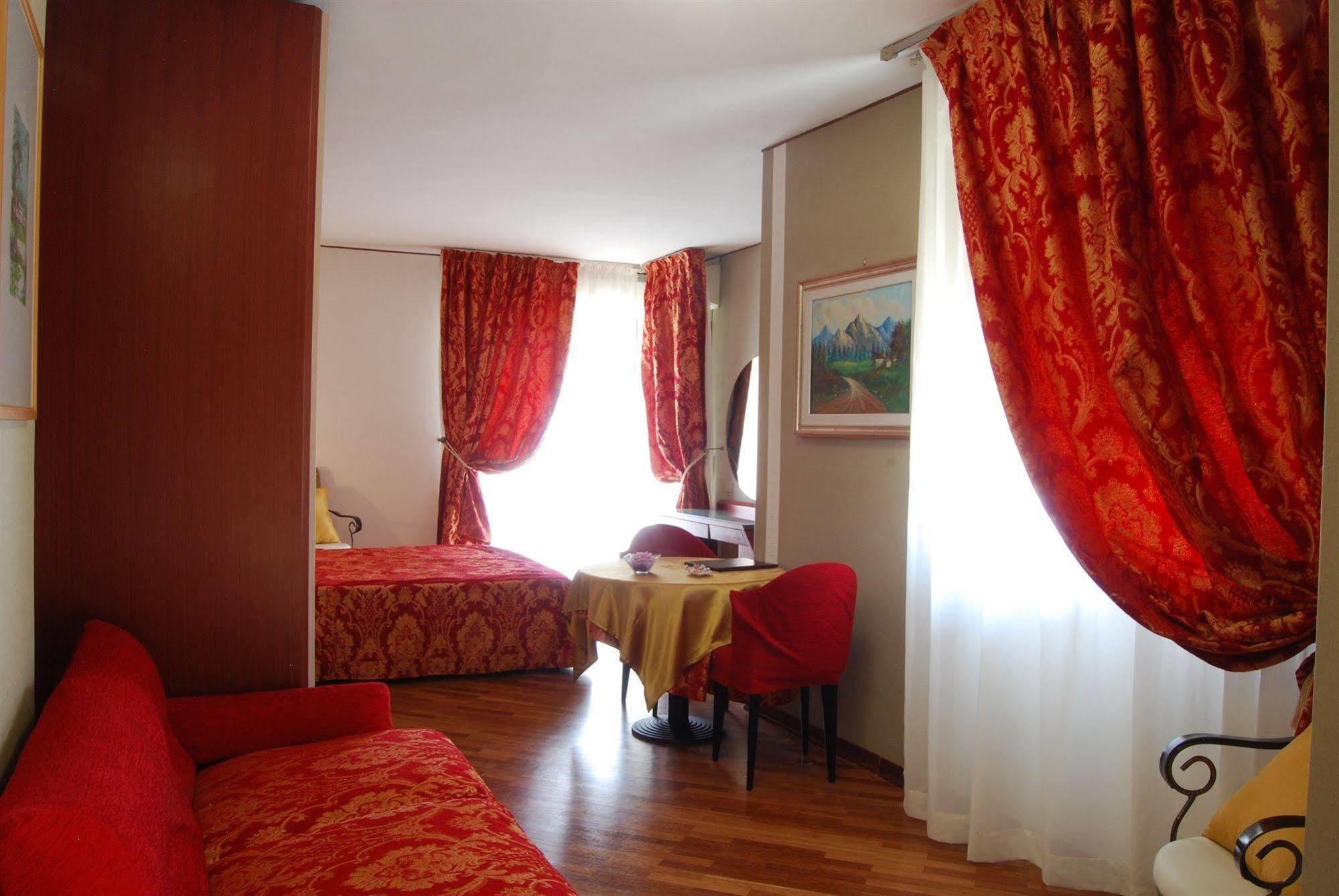 Hotel Bristol Pesaro Exterior foto
